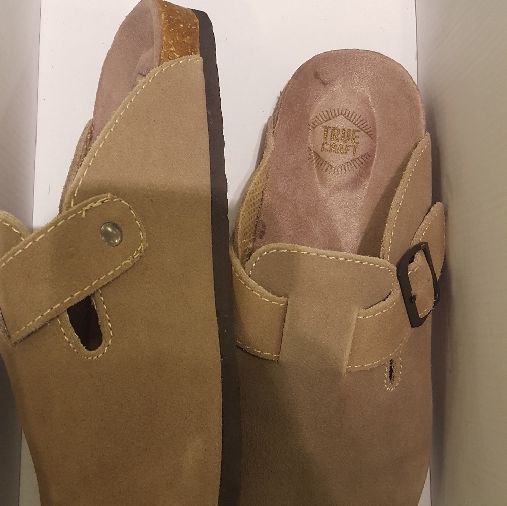 Slip ons - Picture 2 of 2